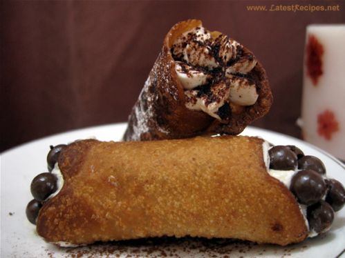 November’s Daring Bakers’ Challenge: Cannoli