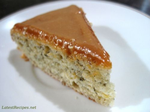 Banana Cake with Dulce de Leche Topping