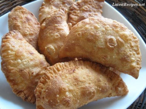 Kulinarya:  Empanada ( with Cheesy Tuna Filling)