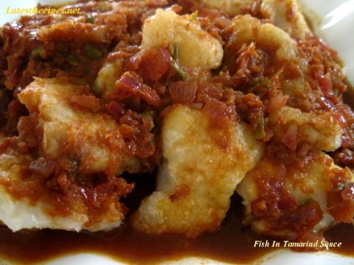 Fish In Tamarind and Red Curry Sauce (Plah Tote Laht Nahm Prik Makahm)