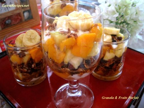 Granola and Fruits Parfait