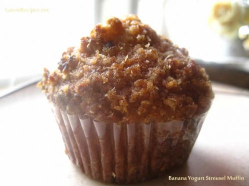 Banana Yogurt Streusel Muffins