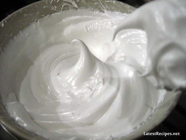simple_coconut_cake_7-minute_frosting