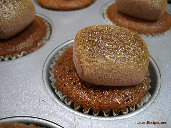 milo-cupcakes_melted_marshmallow_frosting_5
