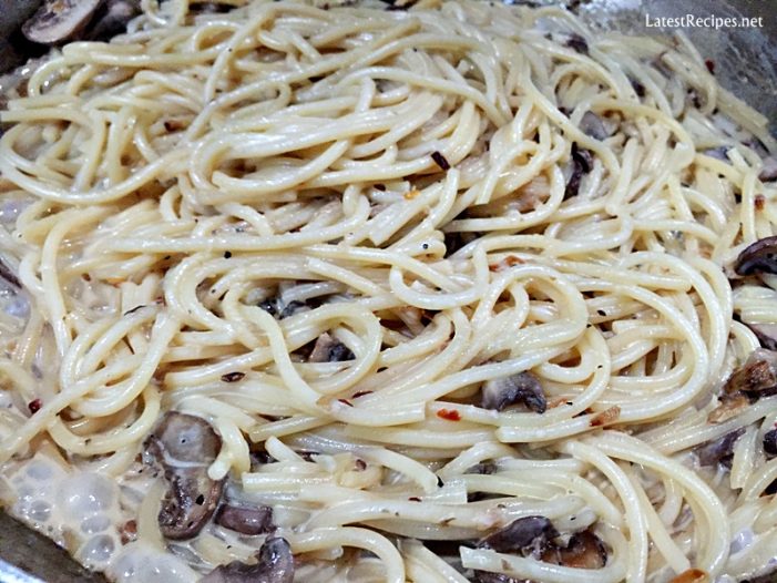 Creamy Mushroom & Truffle Oil Spaghetti