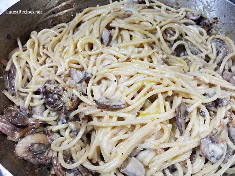 Creamy Mushroom & Truffle Oil Spaghetti